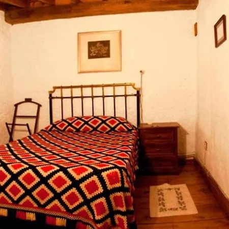 Casa Tia Modesta Es Calida Y Acogedora Casa Rural. Cabezas Bajas